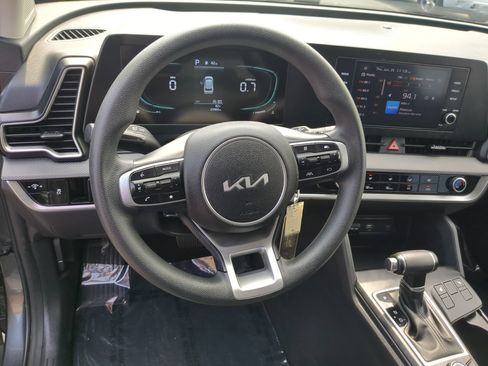 Used 2024 Kia Sportage LX AWD/4WD image 18