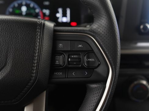 Used 2025 Toyota 4Runner SR5 image 26