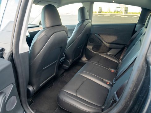 Used 2024 Tesla Model Y Long Range image 22