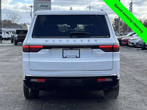 Used 2023 Jeep Wagoneer L Series II image 37