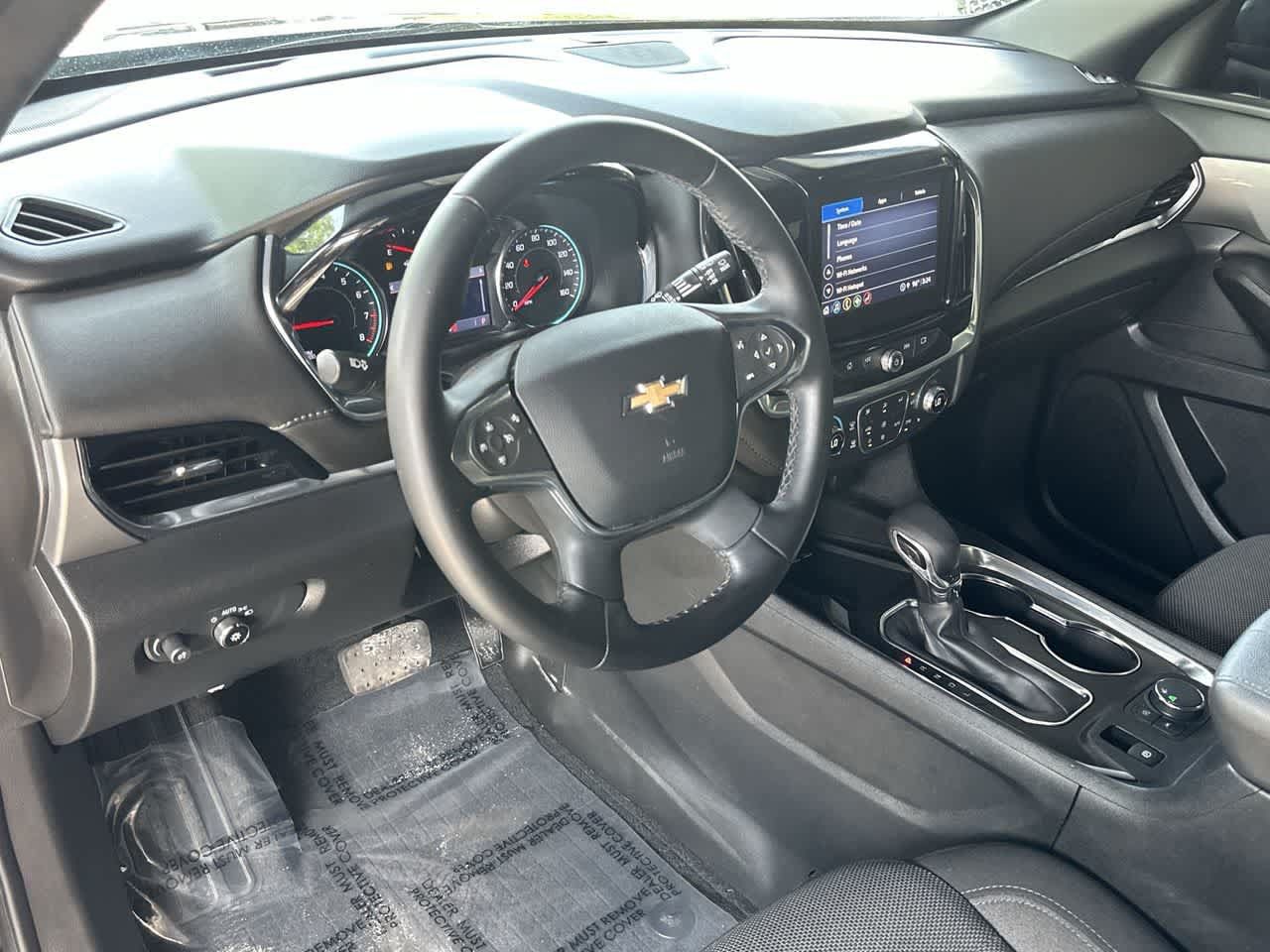 Used 2023 Chevrolet Traverse LT FWD image 13