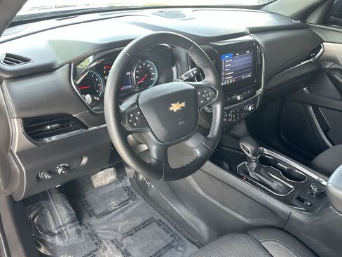 Used 2023 Chevrolet Traverse LT FWD image 13