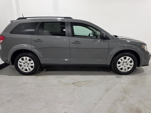 Used 2019 Dodge Journey SE image 20