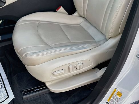 Used 2023 Buick Enclave Essence w/ Sport Touring Edition AWD/4WD image 24
