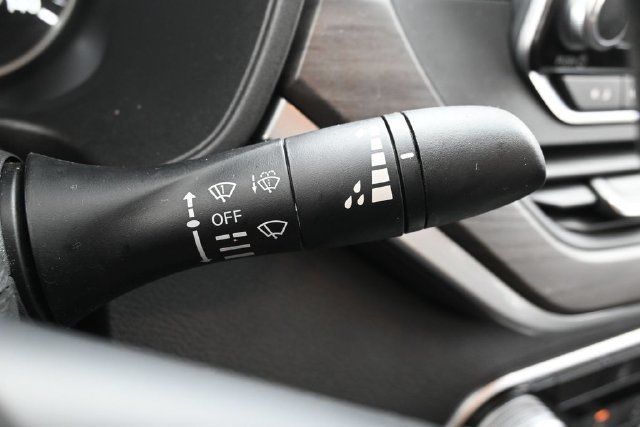 Used 2025 Nissan Altima 2.5 SV FWD image 18