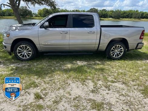 Used 2024 RAM 1500 Laramie AWD/4WD image 4