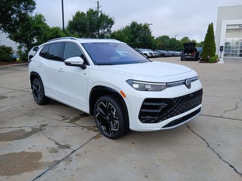 New 2026 Volkswagen Tiguan SEL R-Line AWD/4WD image 1