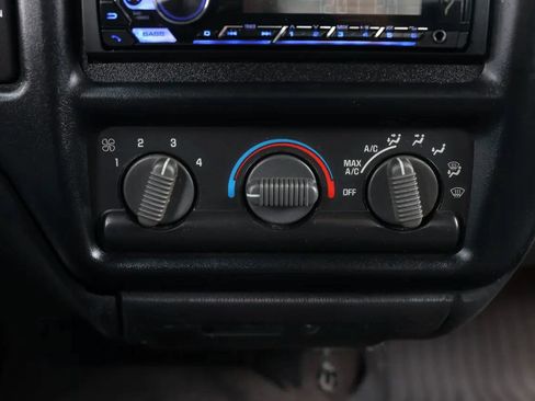 Used 2000 GMC Sonoma SLS w/ SLS Super Spec Pkg 1 image 23