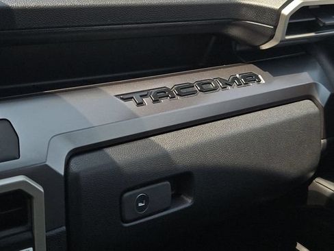 Certified 2026 Toyota Tacoma TRD Off-Road AWD/4WD image 25