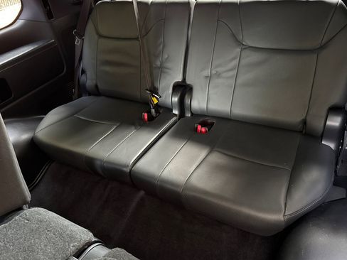 Used 2020 Lexus LX 570 4WD w/ Sport Package image 30