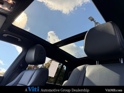 Used 2022 Mercedes-Benz GLS 450 4MATIC image 21