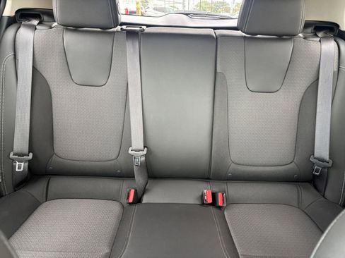 Used 2025 Buick Encore GX Preferred FWD image 37