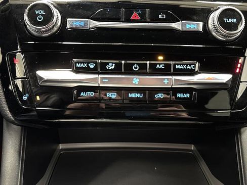 Used 2023 Ford Explorer ST-Line AWD/4WD image 8