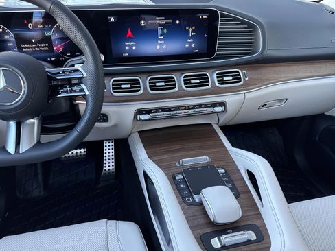 Certified 2026 Mercedes-Benz GLS 450 4MATIC image 34