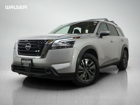 Used 2022 Nissan Pathfinder SV w/ SV Premium Package image 1
