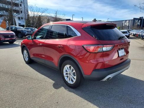 Used 2020 Ford Escape SE image 5
