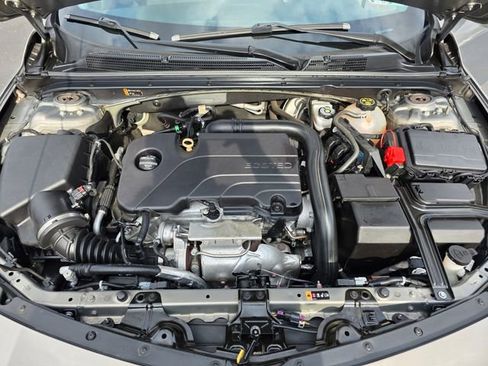 Used 2018 Chevrolet Malibu LT image 13