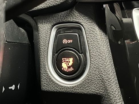 Used 2018 BMW 330i Sedan image 15