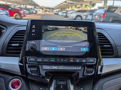 Used 2018 Honda Odyssey EX-L image 8