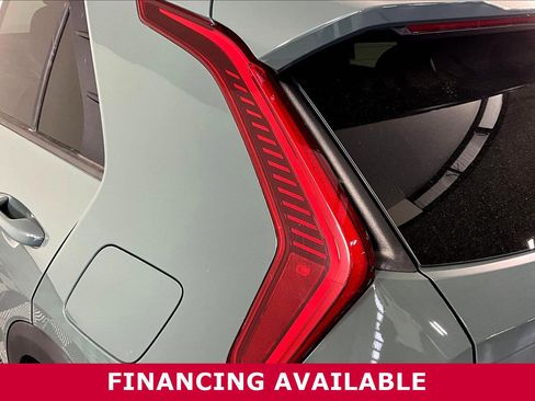 Used 2023 Kia Niro EX FWD image 21