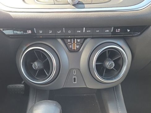 Used 2019 Chevrolet Blazer LT AWD/4WD image 34