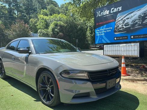 Used 2018 Dodge Charger SXT w/ Blacktop Package RWD image 1