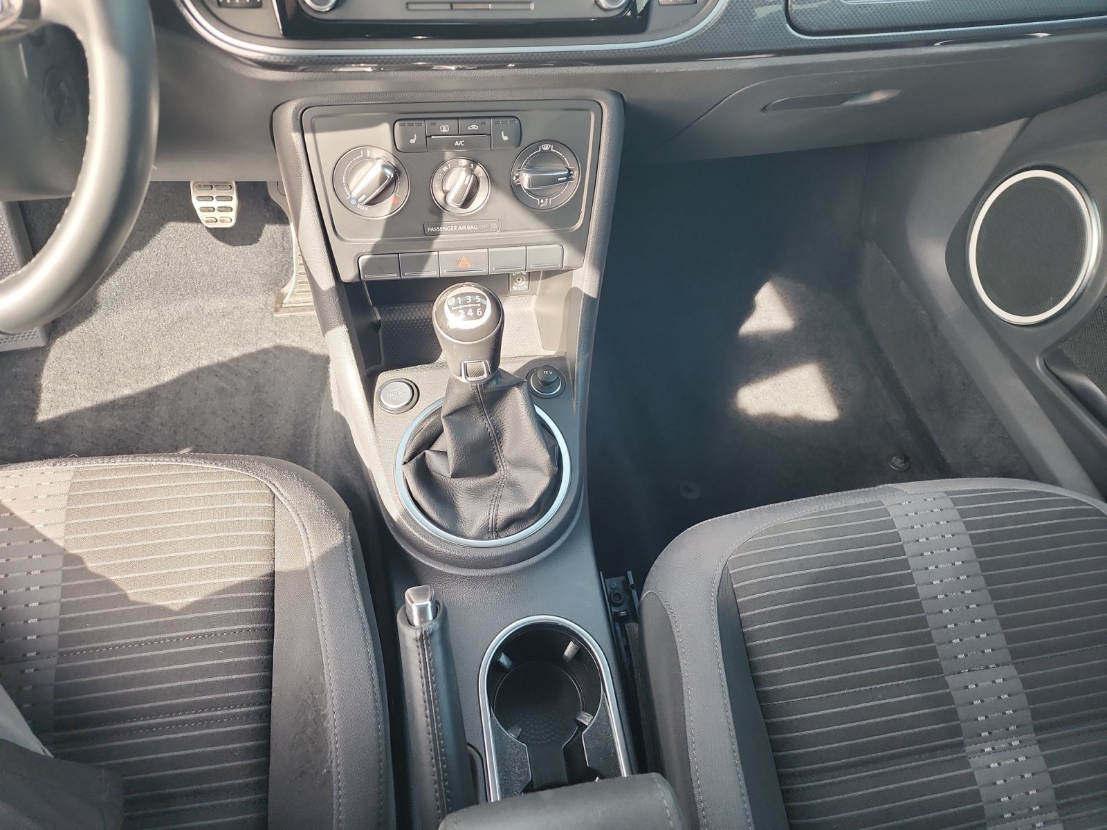Used 2014 Volkswagen Beetle R-Line FWD image 15
