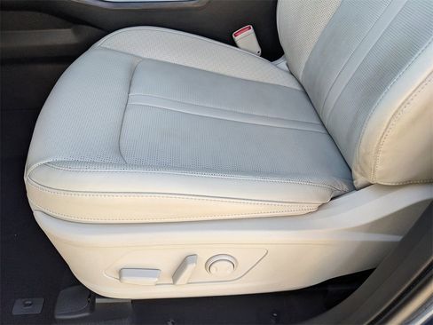 Certified 2025 Kia Sorento EX image 24