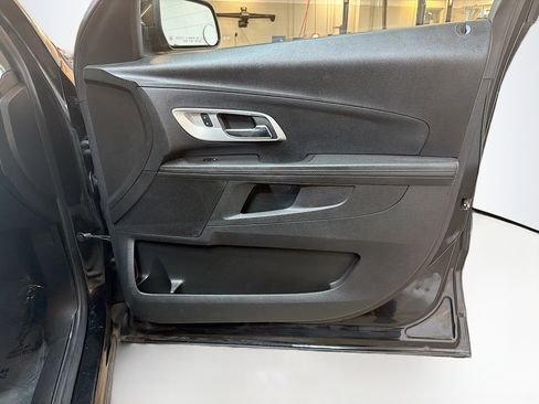 Used 2017 Chevrolet Equinox LT w/ Convenience Package image 28