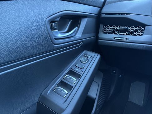 Certified 2025 Honda Accord LX image 38