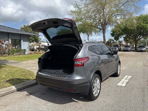 Used 2021 Nissan Rogue Sport SV FWD image 18