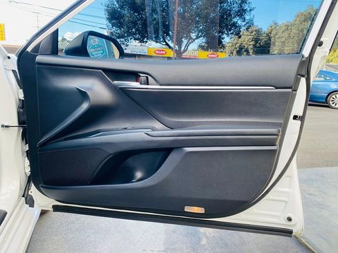 Used 2022 Toyota Camry SE FWD image 26