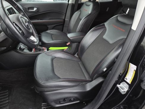 Used 2018 Jeep Compass Trailhawk w/ Cold Weather Group AWD/4WD image 13