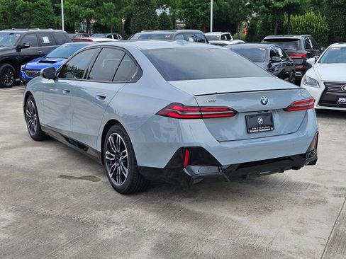 Used 2026 BMW 530i xDrive w/ M Sport Package image 7