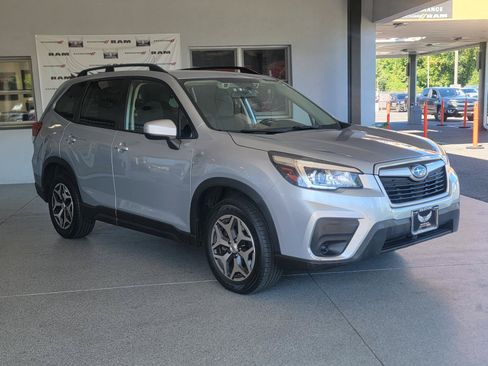 Used 2020 Subaru Forester Premium AWD/4WD image 1
