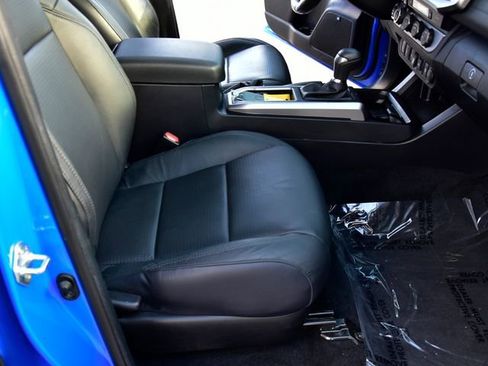 Certified 2021 Toyota Tacoma Limited image 13