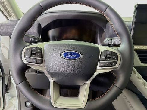 New 2025 Ford Explorer Active w/ Active Comfort Package image 12