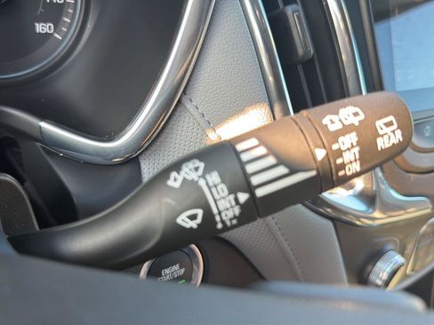 Used 2019 Chevrolet Equinox Premier FWD image 13