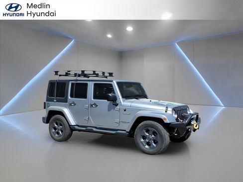 Used 2017 Jeep Wrangler Unlimited Sport image 1