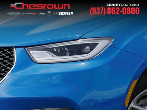 New 2026 Chrysler Pacifica Select image 10