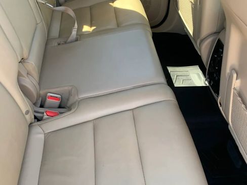 Used 2019 Jeep Grand Cherokee Limited image 17