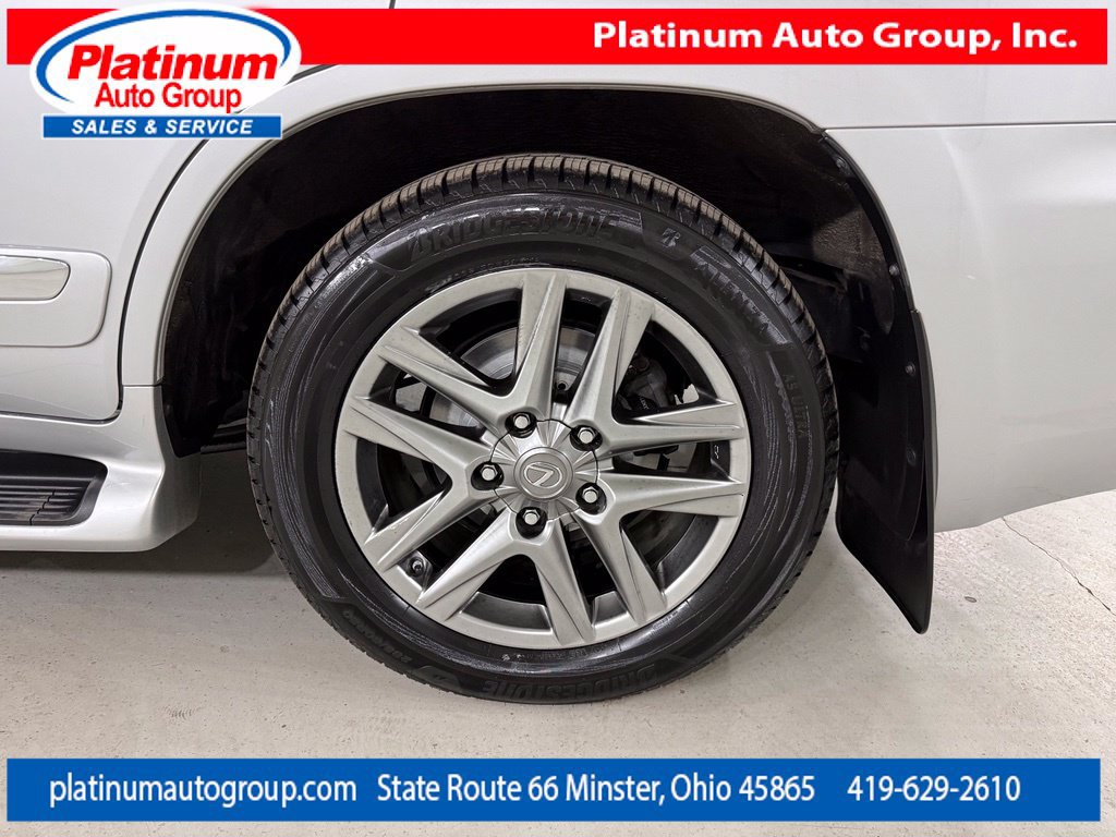 Used 2014 Lexus LX 570 4WD w/ Luxury Package image 18