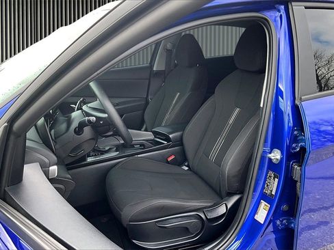 Used 2023 Hyundai Elantra SEL w/ Cargo Package image 24