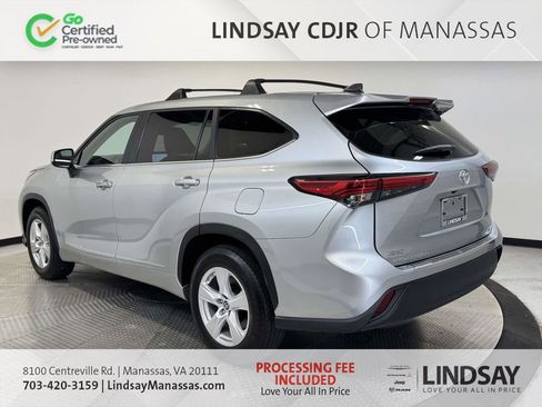 Used 2023 Toyota Highlander LE FWD image 6