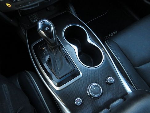 Used 2019 INFINITI QX60 Luxe w/ Essential Package image 27