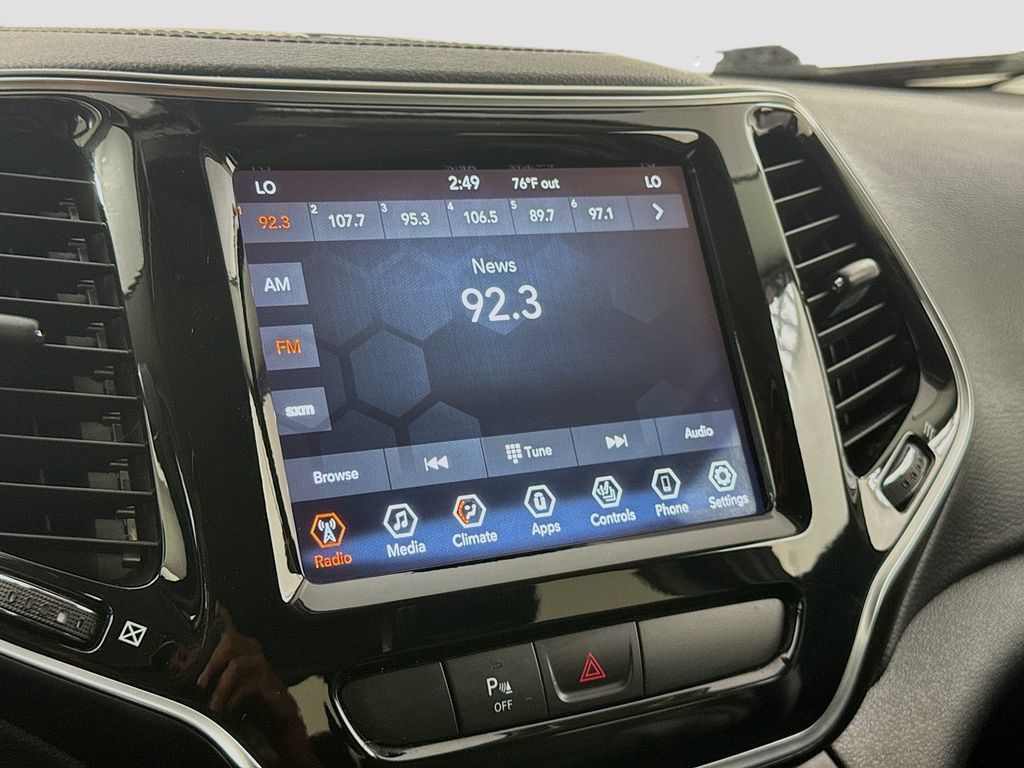 Used 2020 Jeep Cherokee Limited AWD/4WD image 17