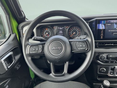 Used 2025 Jeep Wrangler Sport AWD/4WD image 25