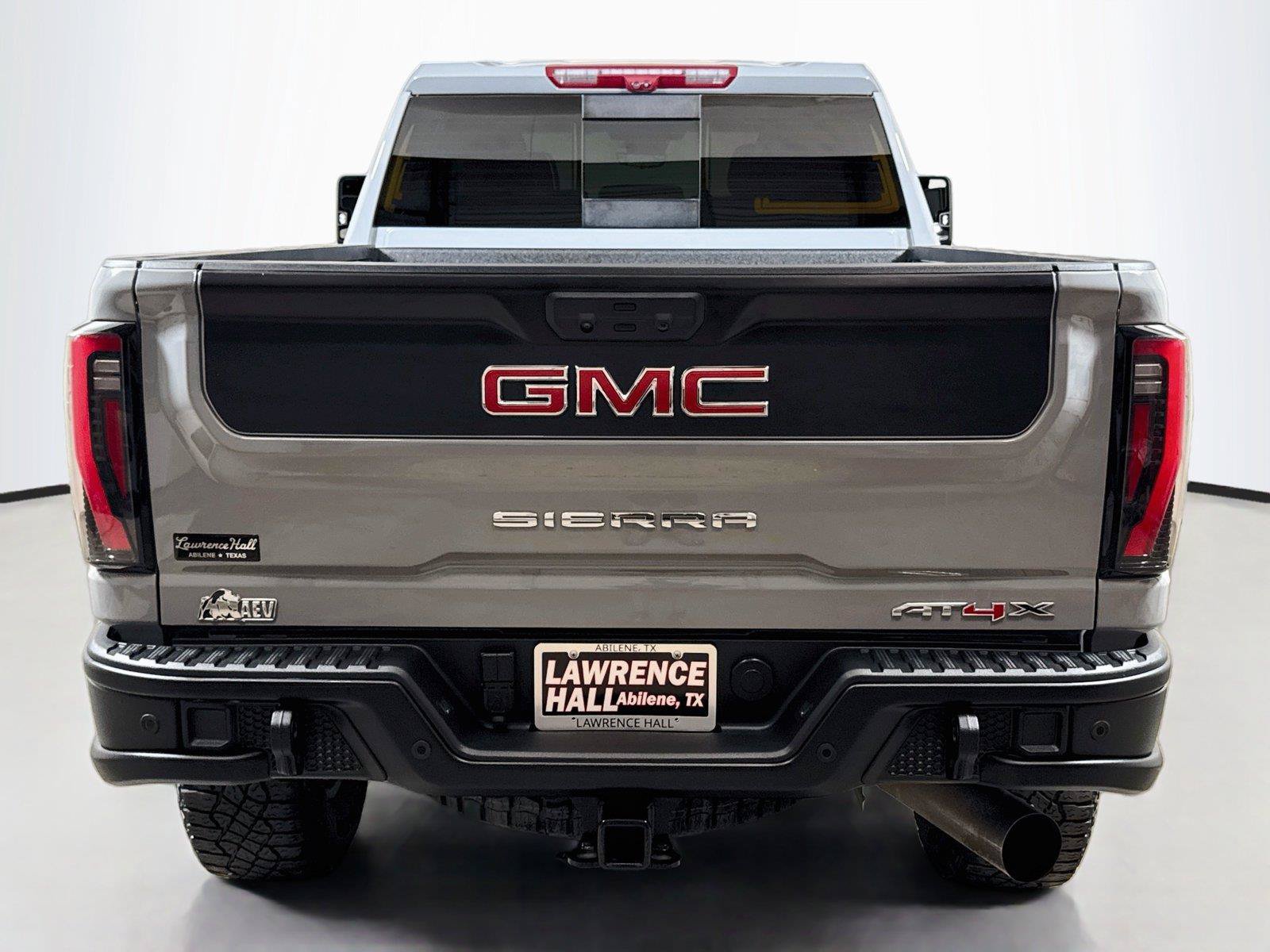 Certified 2025 GMC Sierra 2500 AT4X w/ AT4X AEV Edition AWD/4WD image 5