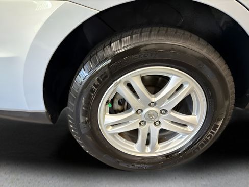 Used 2010 Hyundai Santa Fe GLS w/ Premium Pkg 2 FWD image 34