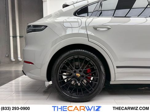Used 2023 Porsche Cayenne GTS image 24